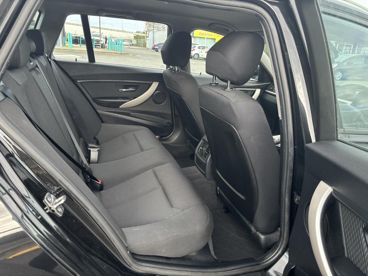 2014 BMW 320i Tourer Sport Carousel 1