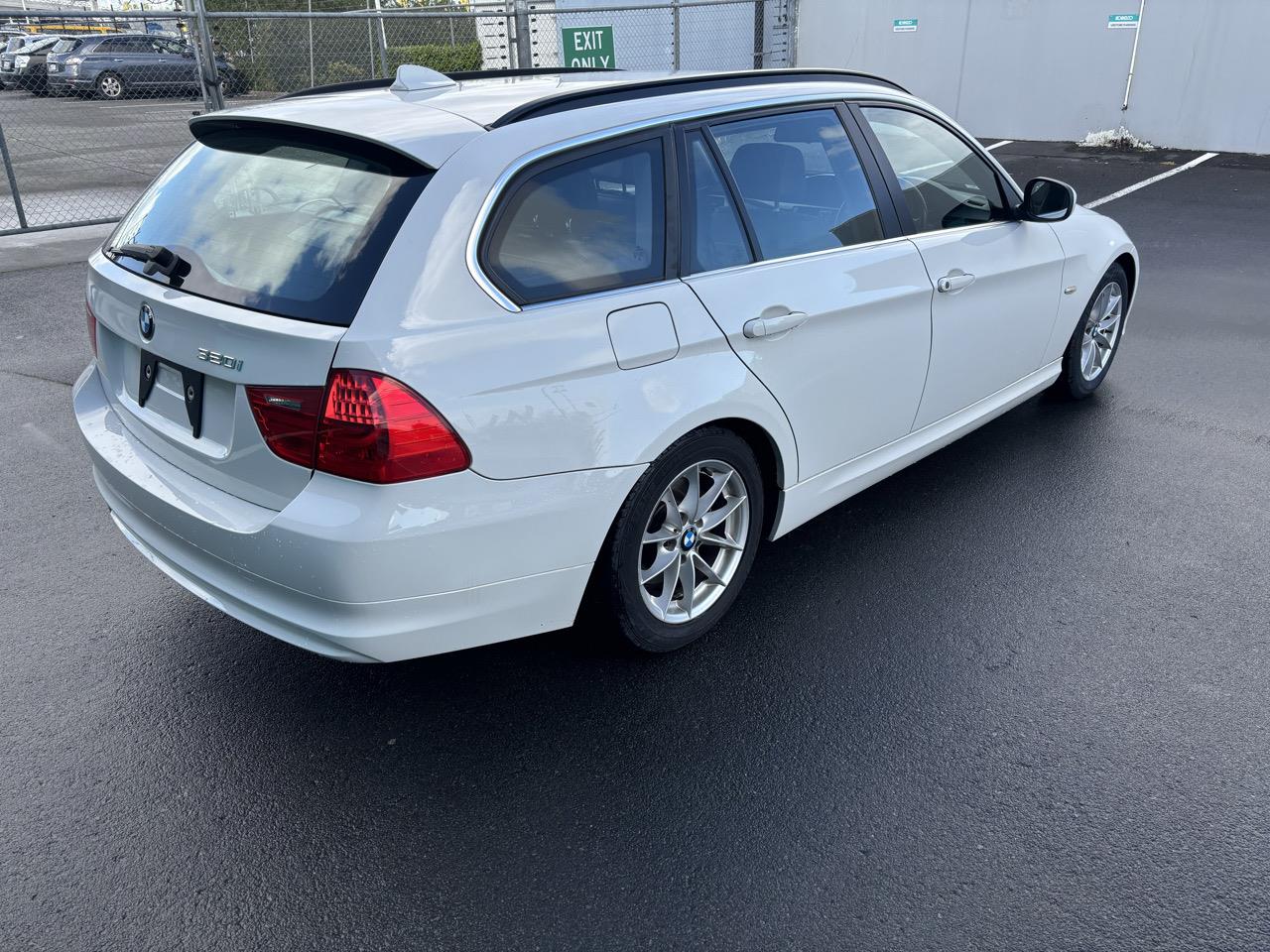 2011 BMW 320i Tourer Sport Carousel 7