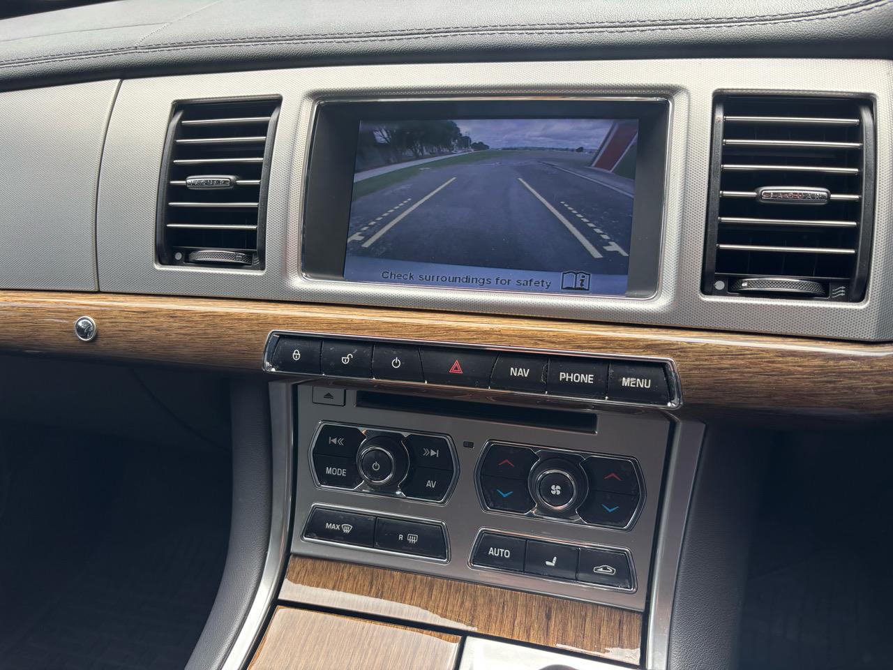 2012 Jaguar XF 3.0P V6 Luxury Carousel 8