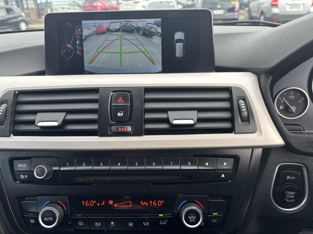 2014 BMW 320i Tourer Sport Carousel 9
