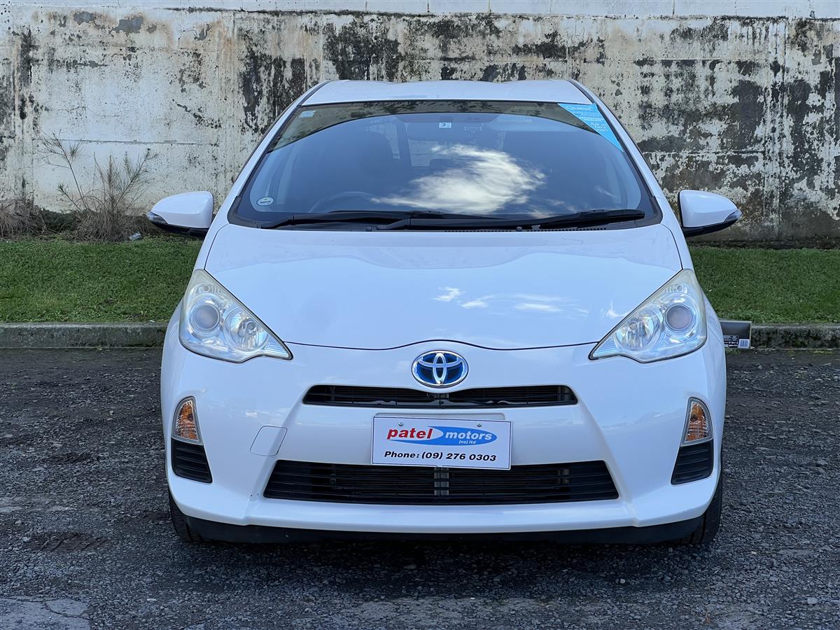 2012 Toyota Aqua G / PUSH START Carousel 14