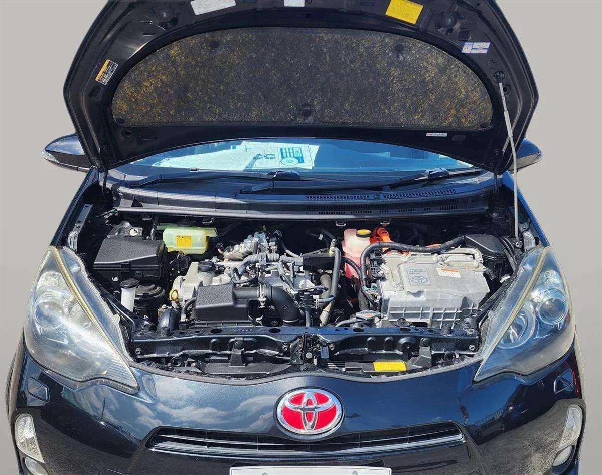 2012 Toyota Aqua HYBRID Carousel 17