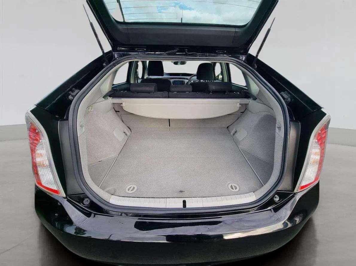 2014 Toyota Prius PETROL HYBRID Carousel 6