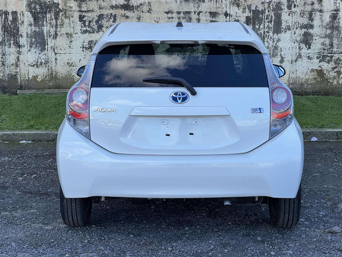 2012 Toyota Aqua G / PUSH START Carousel 15