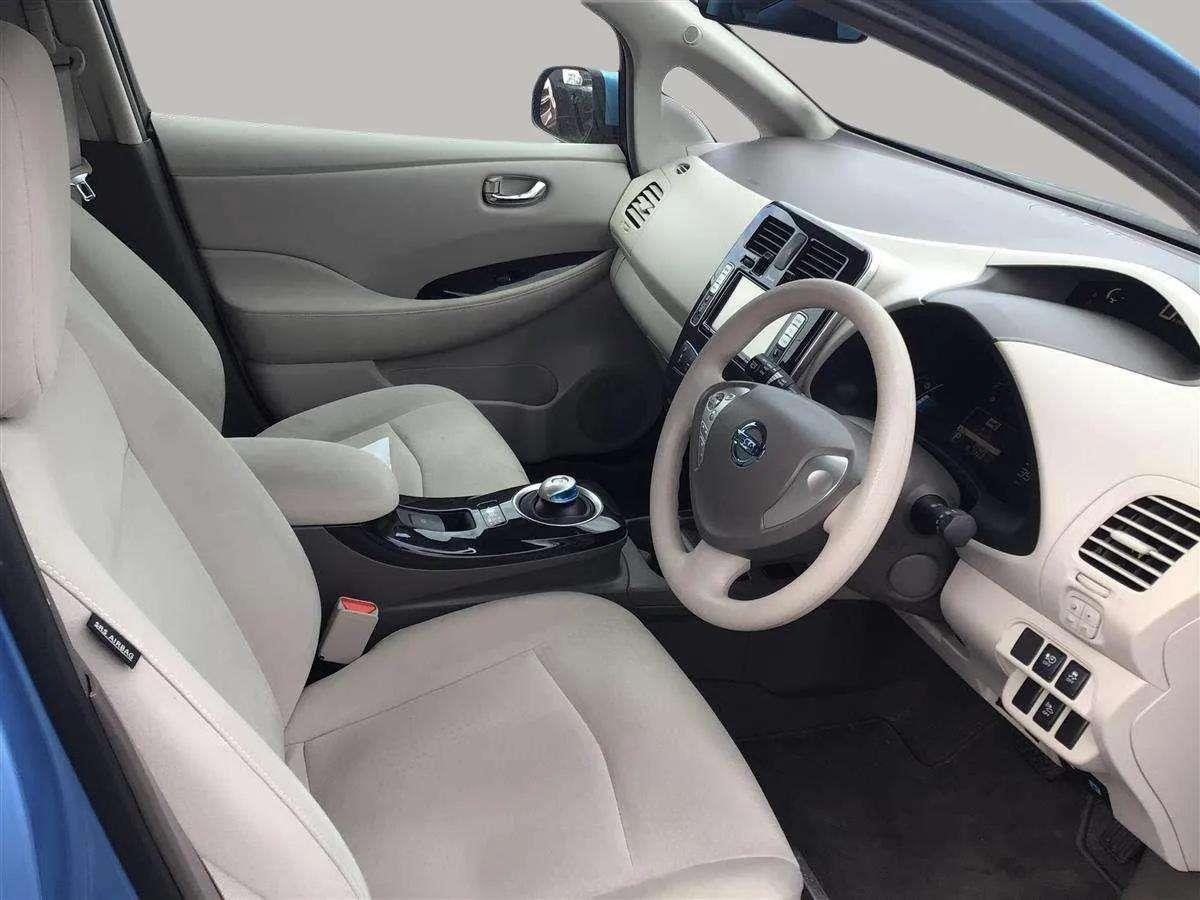 2011 Nissan Leaf Carousel 9