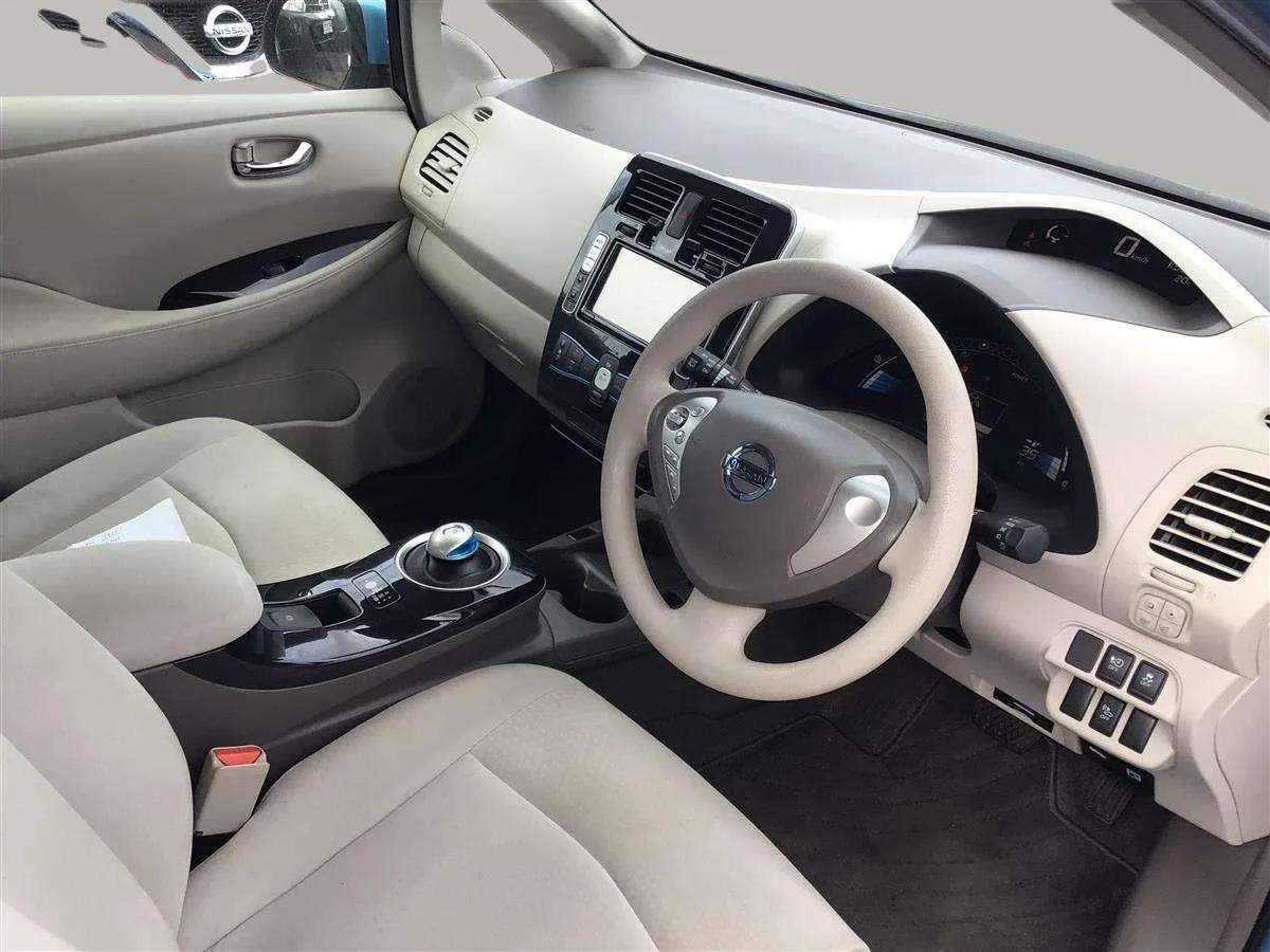 2011 Nissan Leaf Carousel 8