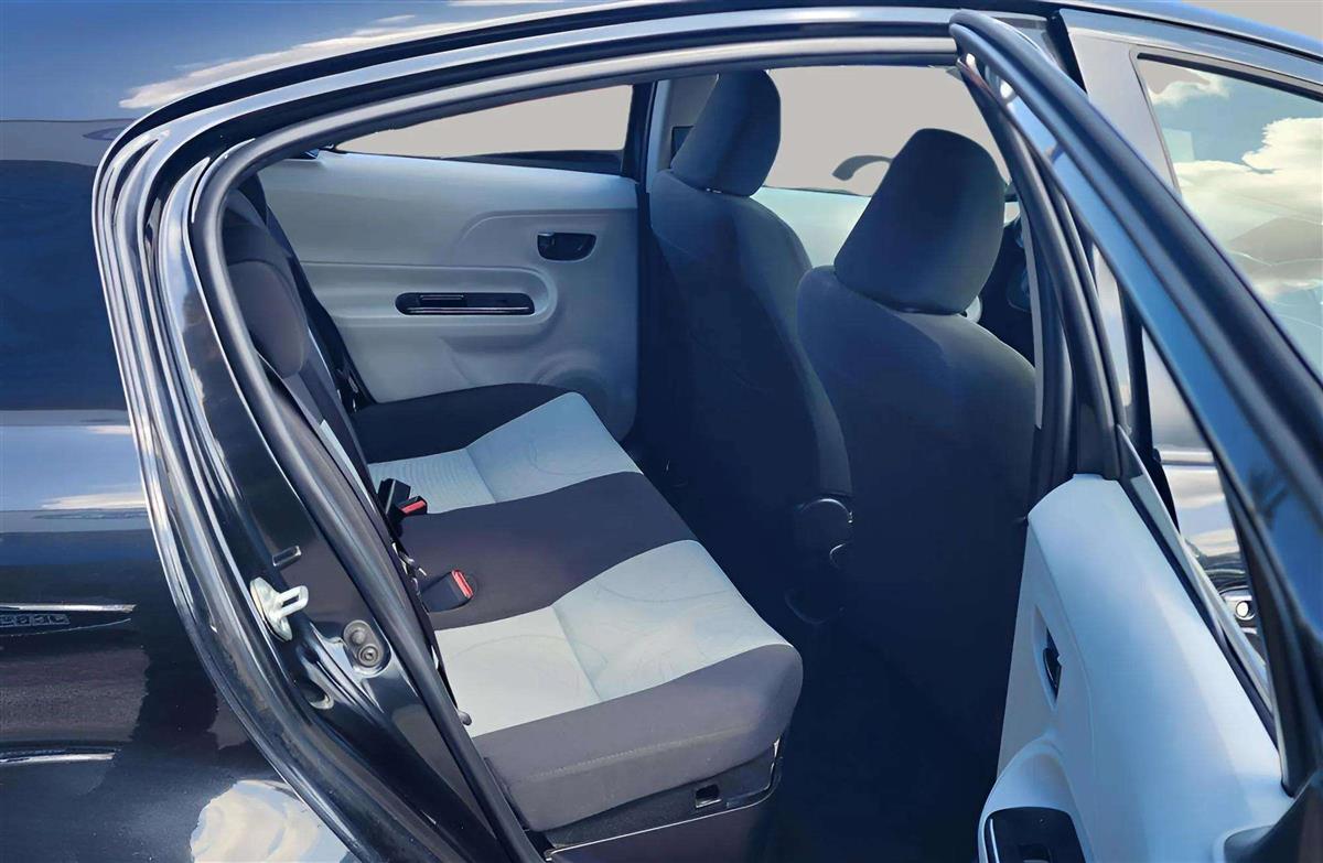 2012 Toyota Aqua HYBRID Carousel 9