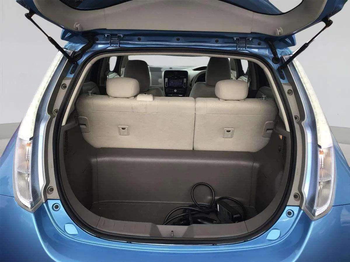2011 Nissan Leaf Carousel 6