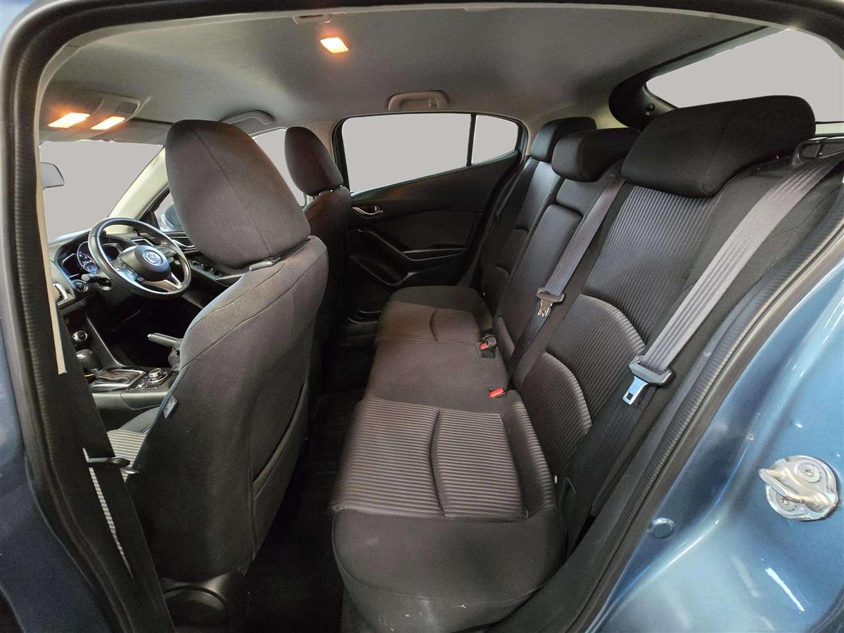 2015 Mazda Axela Carousel 10