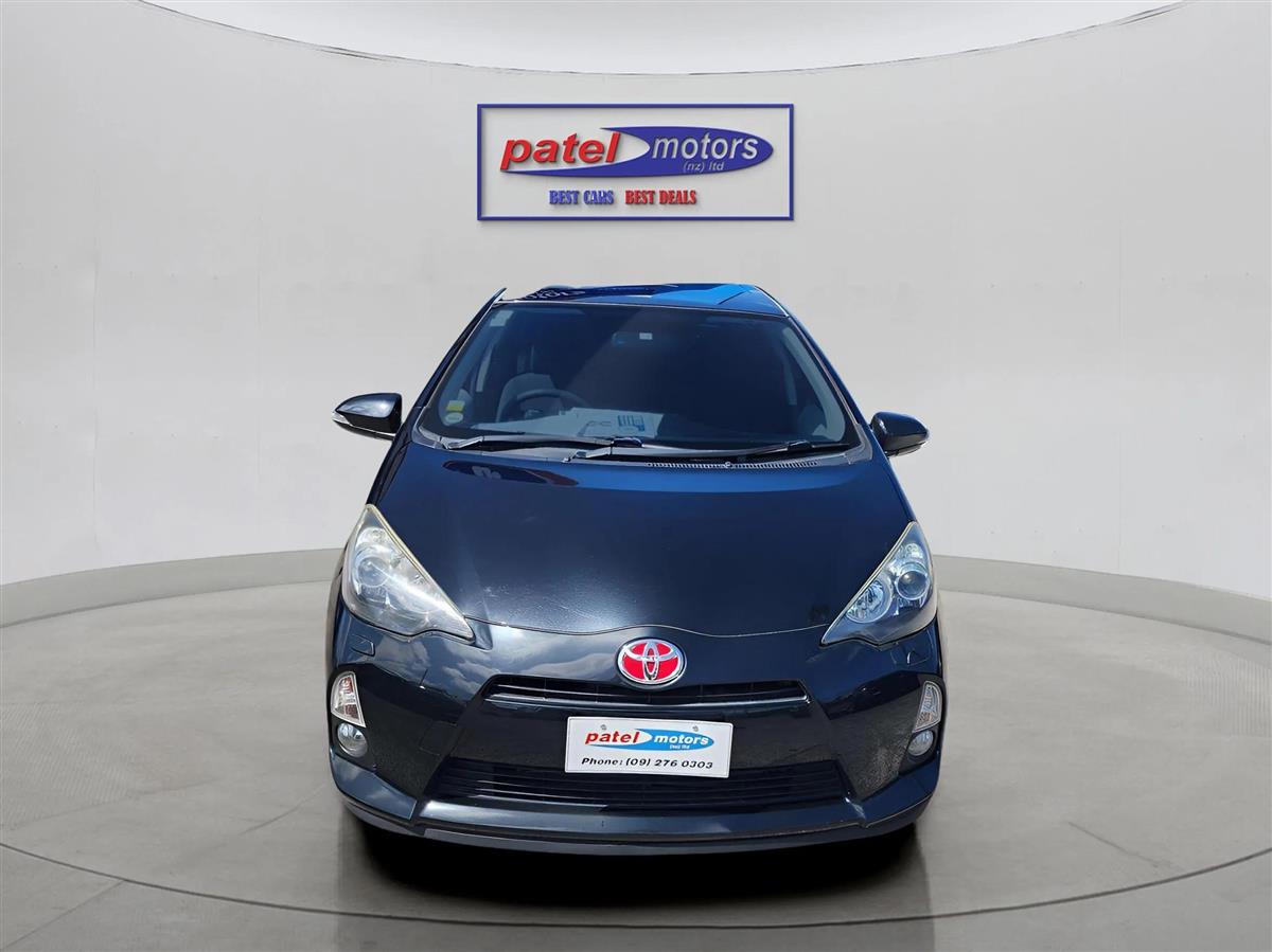 2012 Toyota Aqua HYBRID Carousel 1