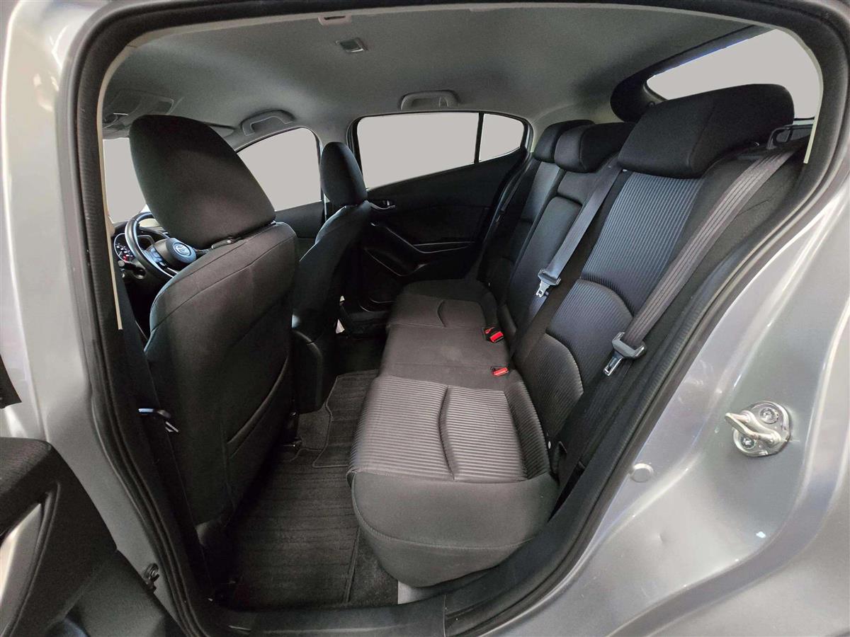2016 Mazda Axela Carousel 11