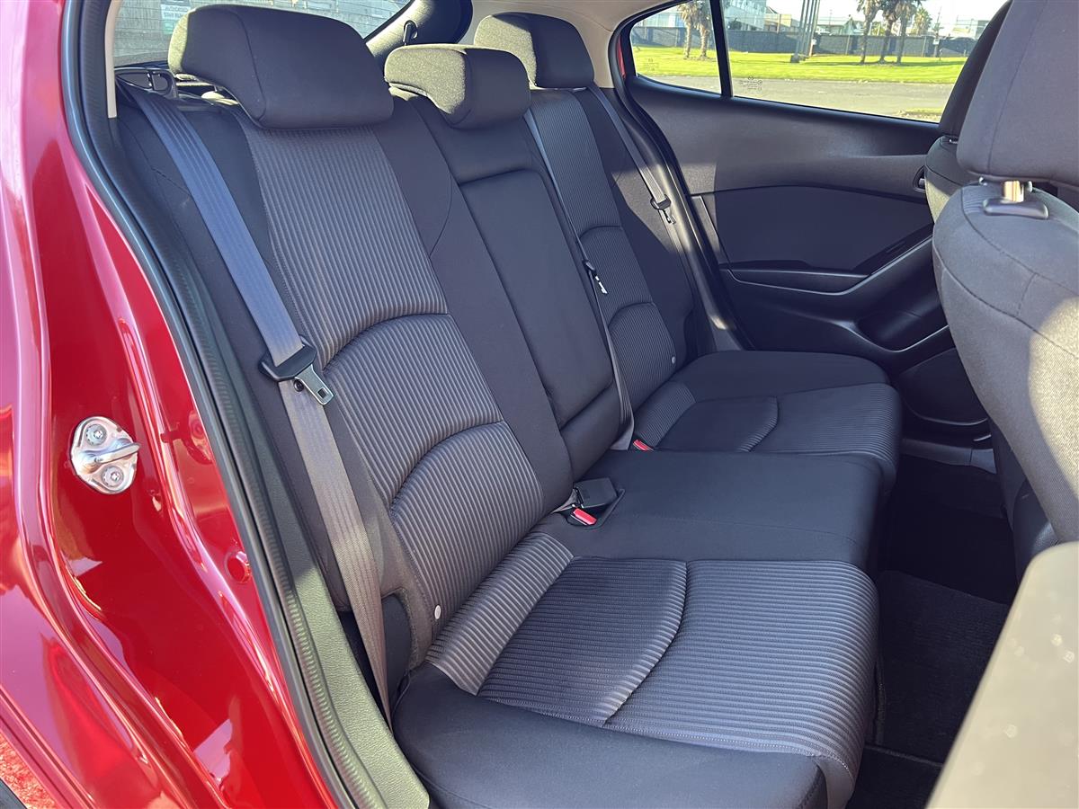 2016 Mazda Axela Low Mileage !! Paddle shifts !! Blutooth Carousel 16
