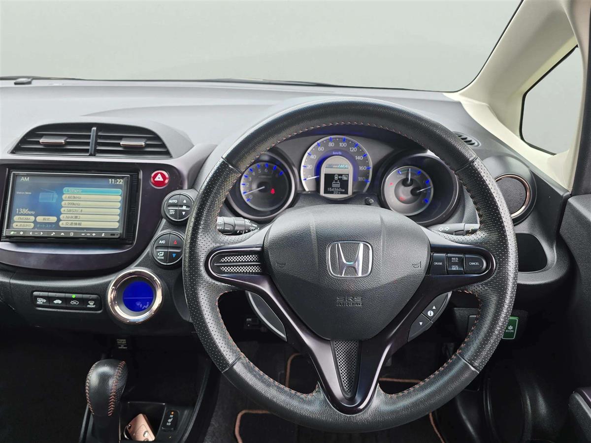 2012 Honda Fit HYBRID !! Top Spec !! heated seats !! Cruise control !! Reverse camera Carousel 14