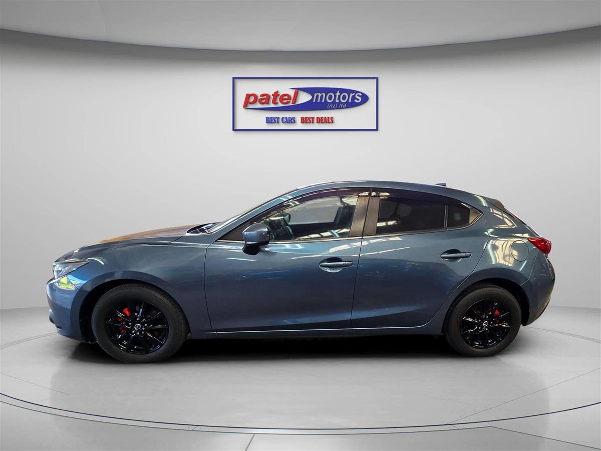 2015 Mazda Axela Carousel 8