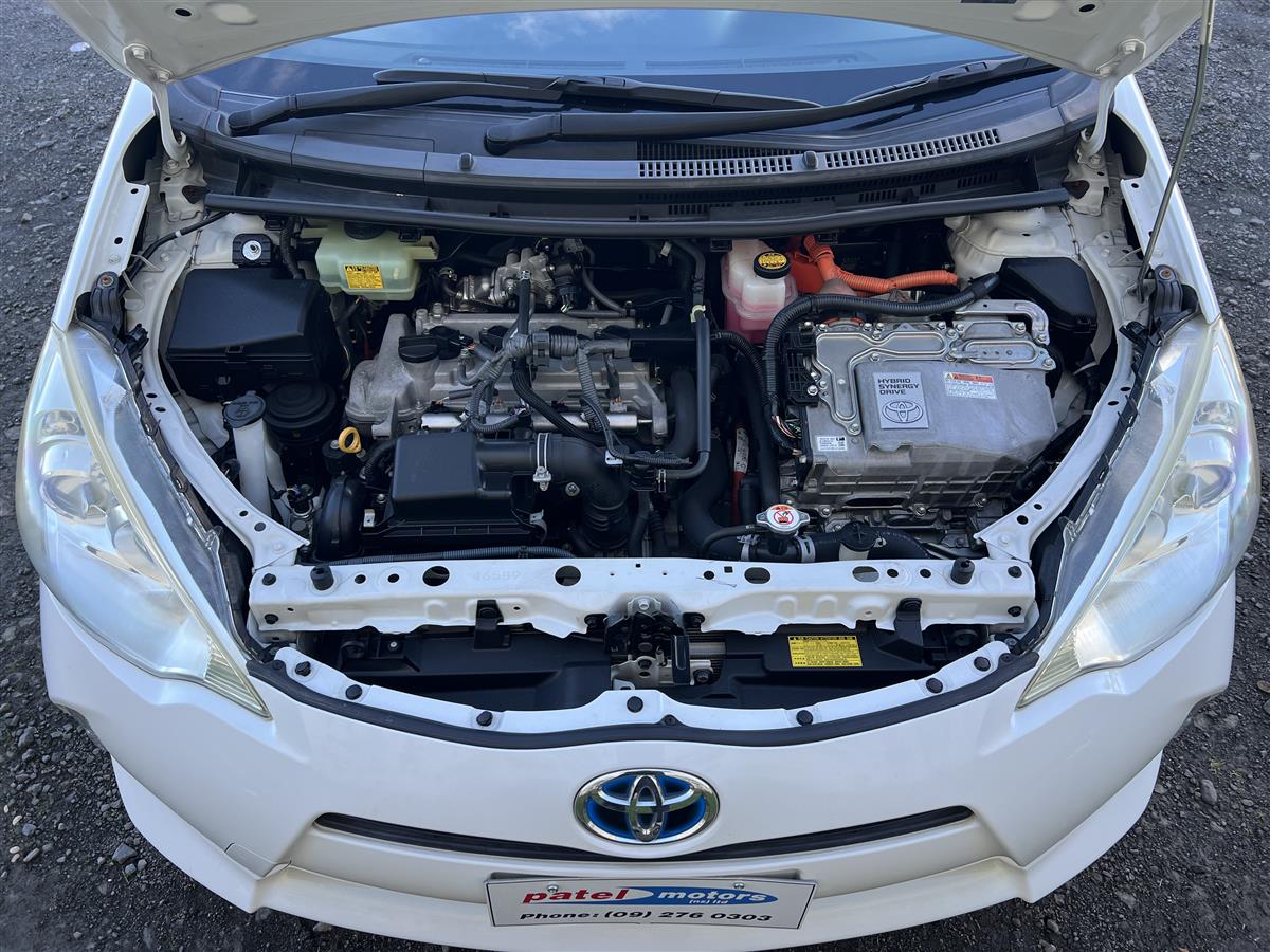 2012 Toyota Aqua G / PUSH START Carousel 10