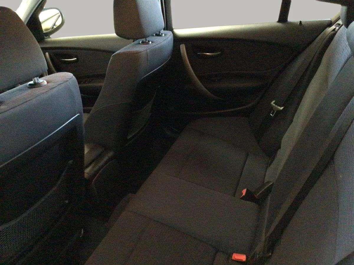 2010 BMW 116i Carousel 12