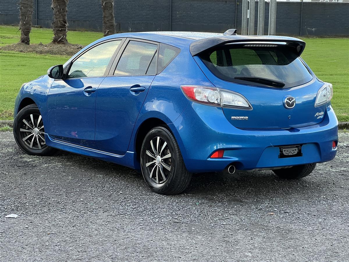 2012 Mazda Axela 20S SPORTS !! VERY LOW KMS !! Carousel 3