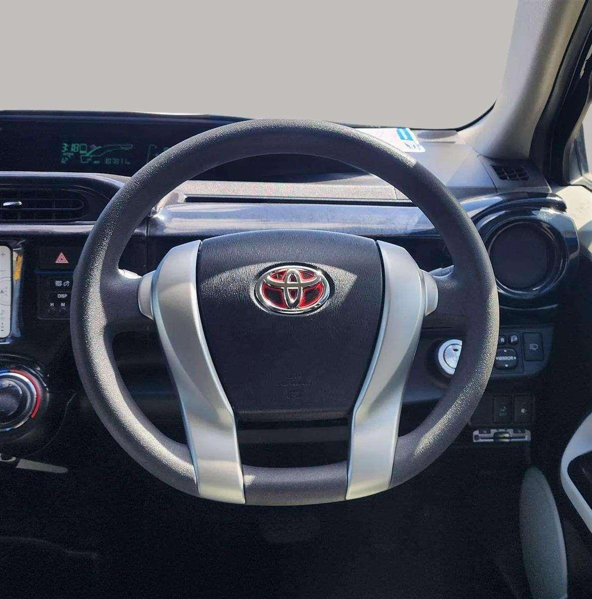 2012 Toyota Aqua HYBRID Carousel 11
