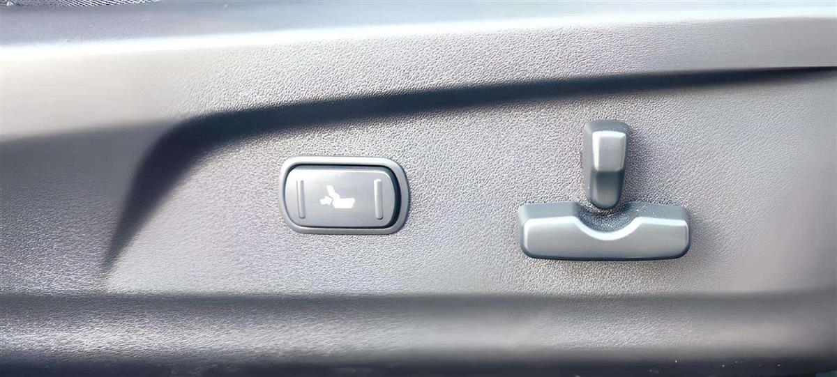 2010 Subaru Legacy Carousel 13