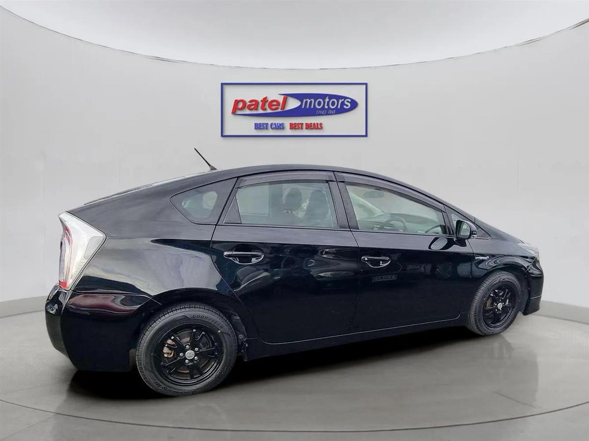 2014 Toyota Prius PETROL HYBRID Carousel 4