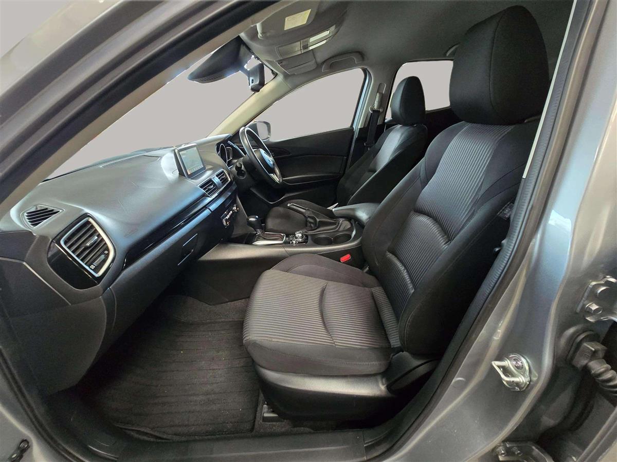 2016 Mazda Axela Carousel 10