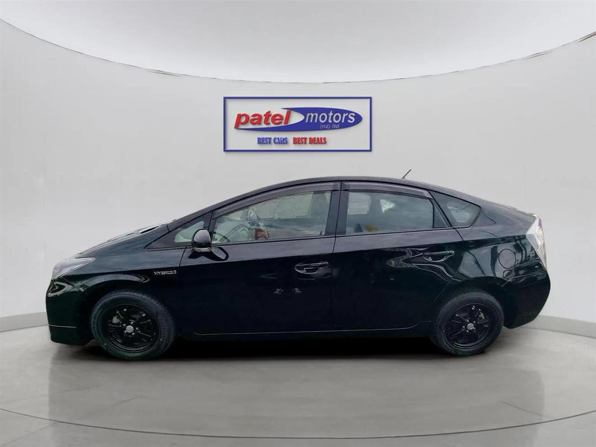 2014 Toyota Prius PETROL HYBRID Carousel 3