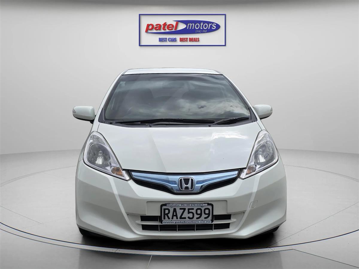 2012 Honda Fit HYBRID !! Top Spec !! heated seats !! Cruise control !! Reverse camera Carousel 1