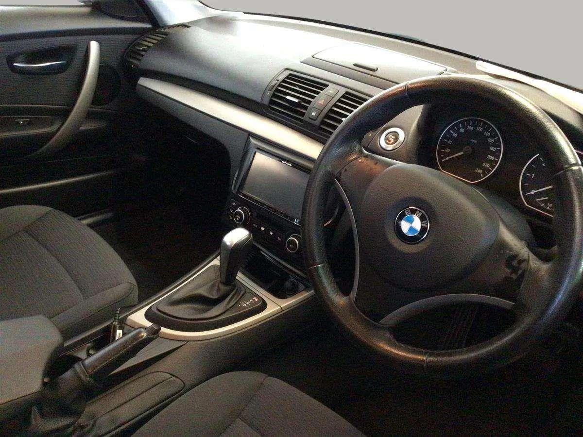 2010 BMW 116i Carousel 8