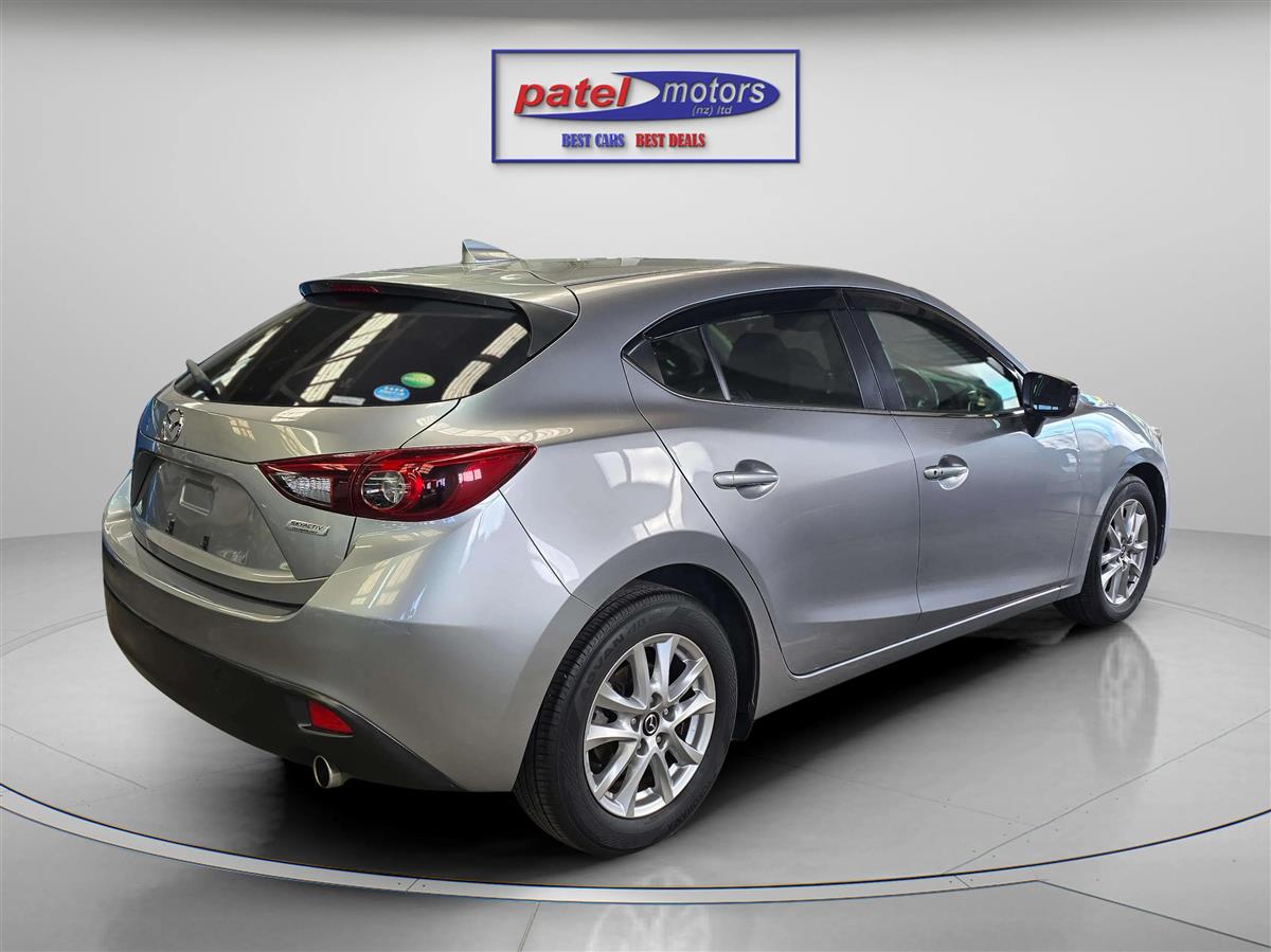 2016 Mazda Axela Carousel 4