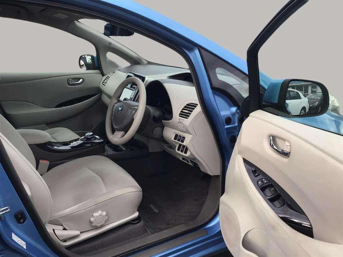 2011 Nissan Leaf Carousel 10