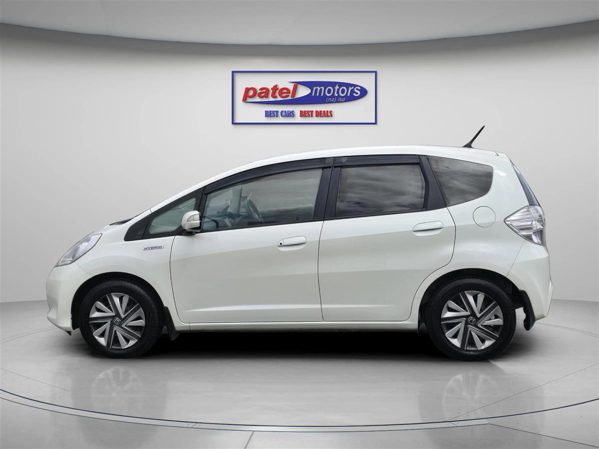 2012 Honda Fit HYBRID !! Top Spec !! heated seats !! Cruise control !! Reverse camera Carousel 7