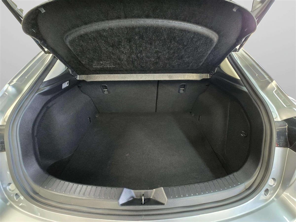 2016 Mazda Axela Carousel 12
