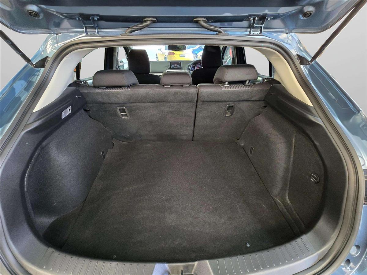 2015 Mazda Axela Carousel 11