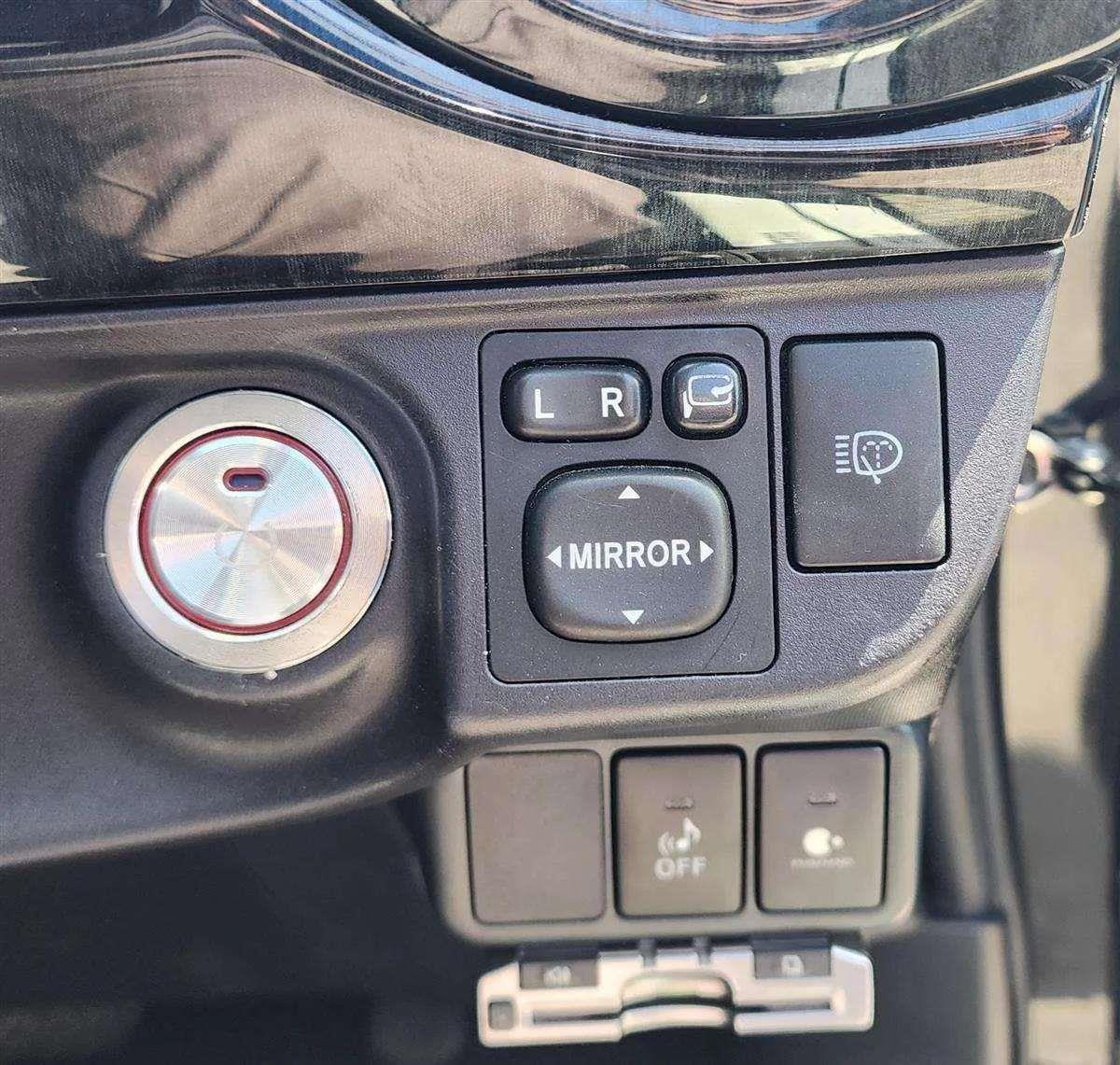 2012 Toyota Aqua HYBRID Carousel 12
