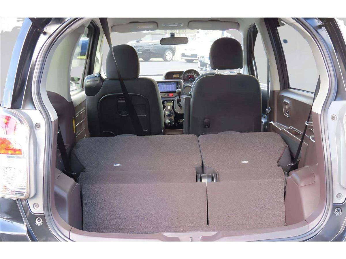 2013 Toyota Spade Carousel 14