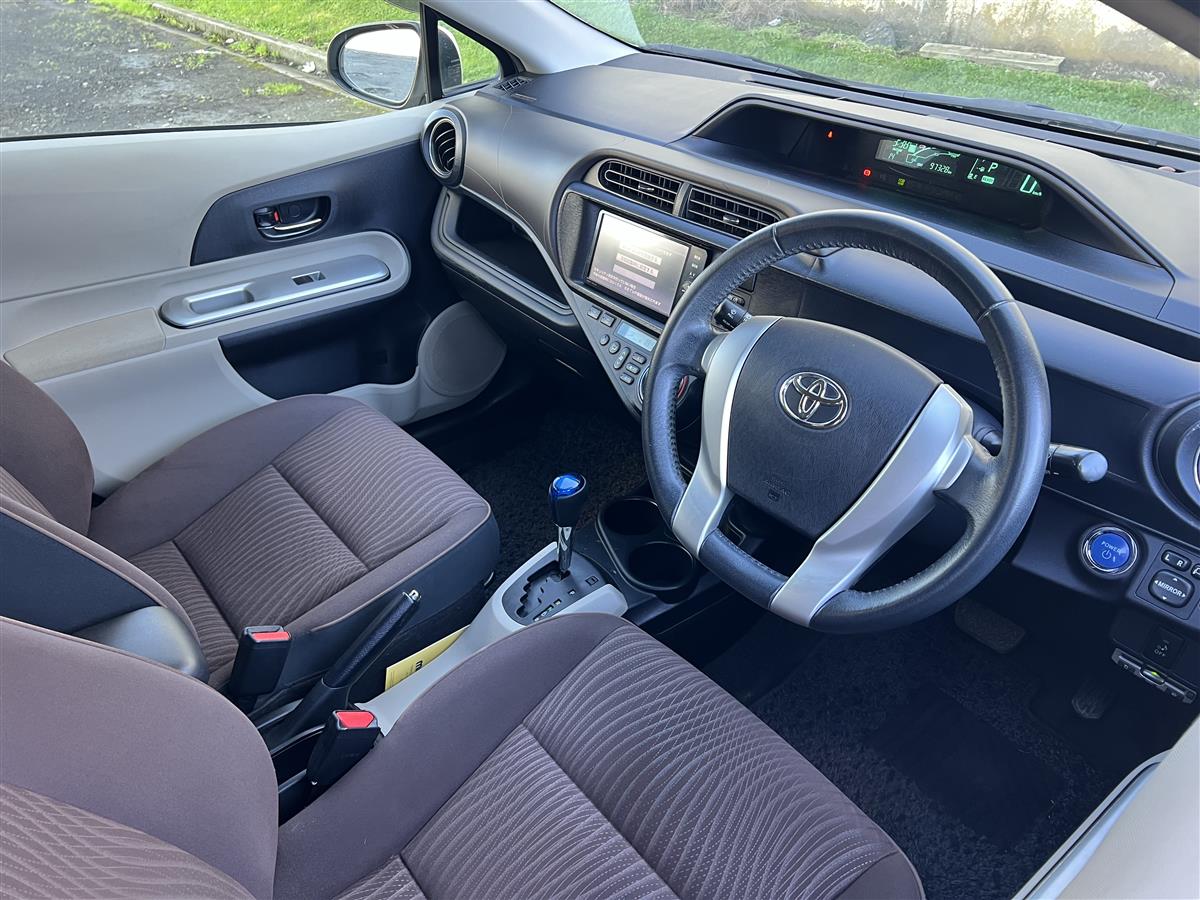 2012 Toyota Aqua G / PUSH START Carousel 2
