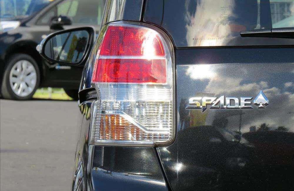 2013 Toyota Spade Carousel 7