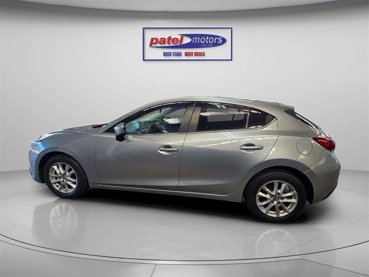 2016 Mazda Axela Carousel 8