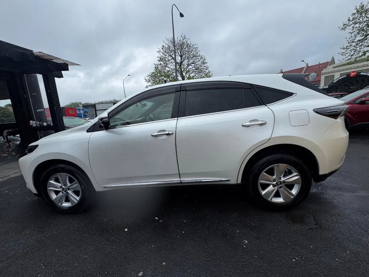 2014 Toyota Harrier ELEGANCE Carousel 2