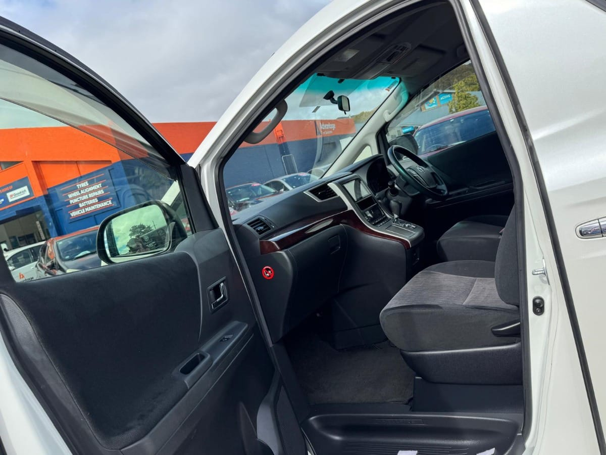 2012 Toyota Vellfire 2.4Z 8ST Carousel 2
