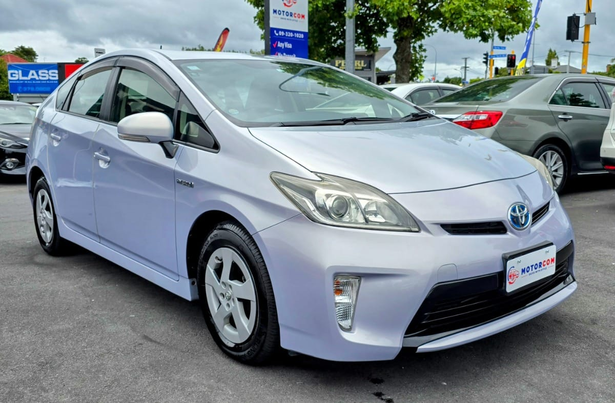 2014 Toyota Prius Carousel 2