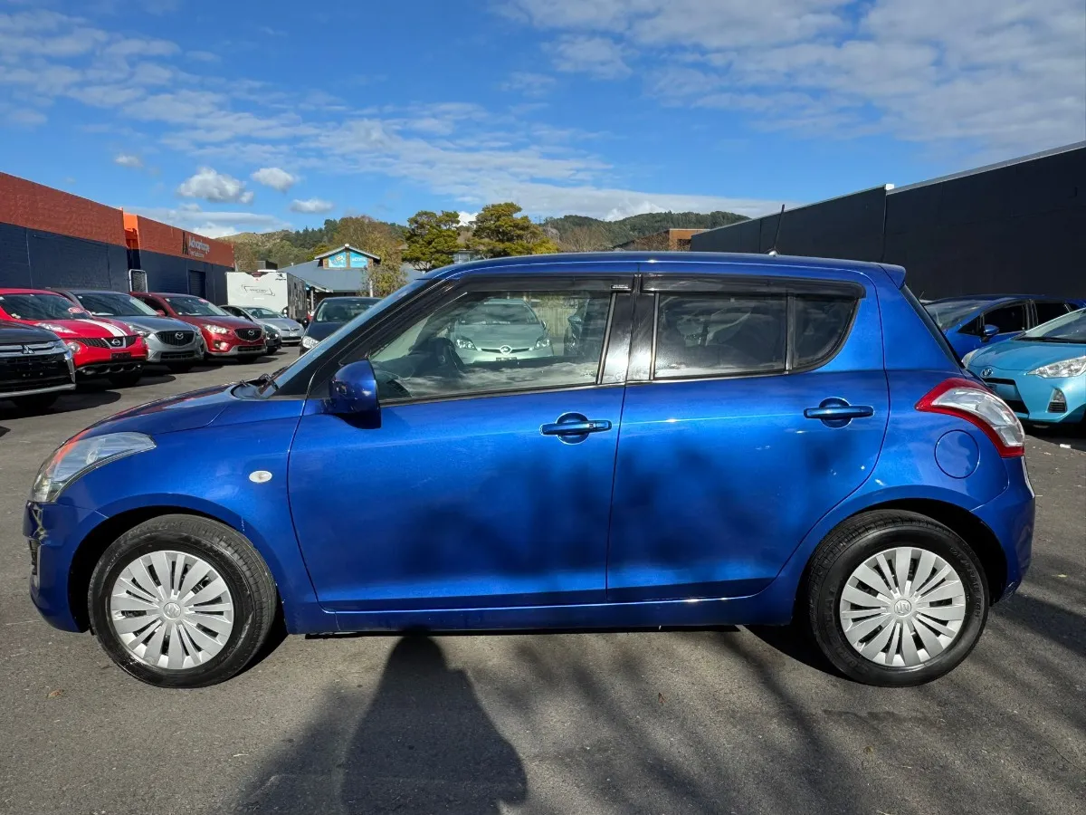 2014 Suzuki Swift XG Carousel 3