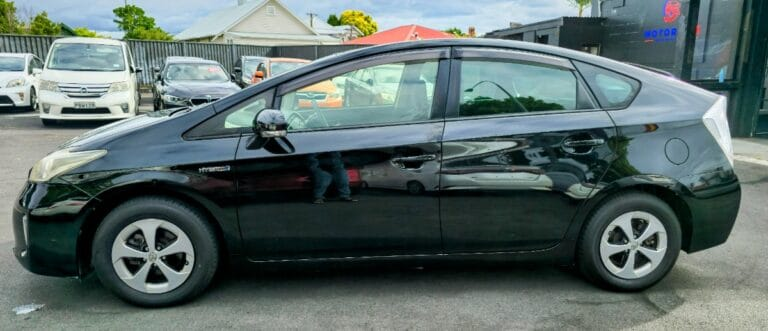 2013 Toyota Prius Carousel 3