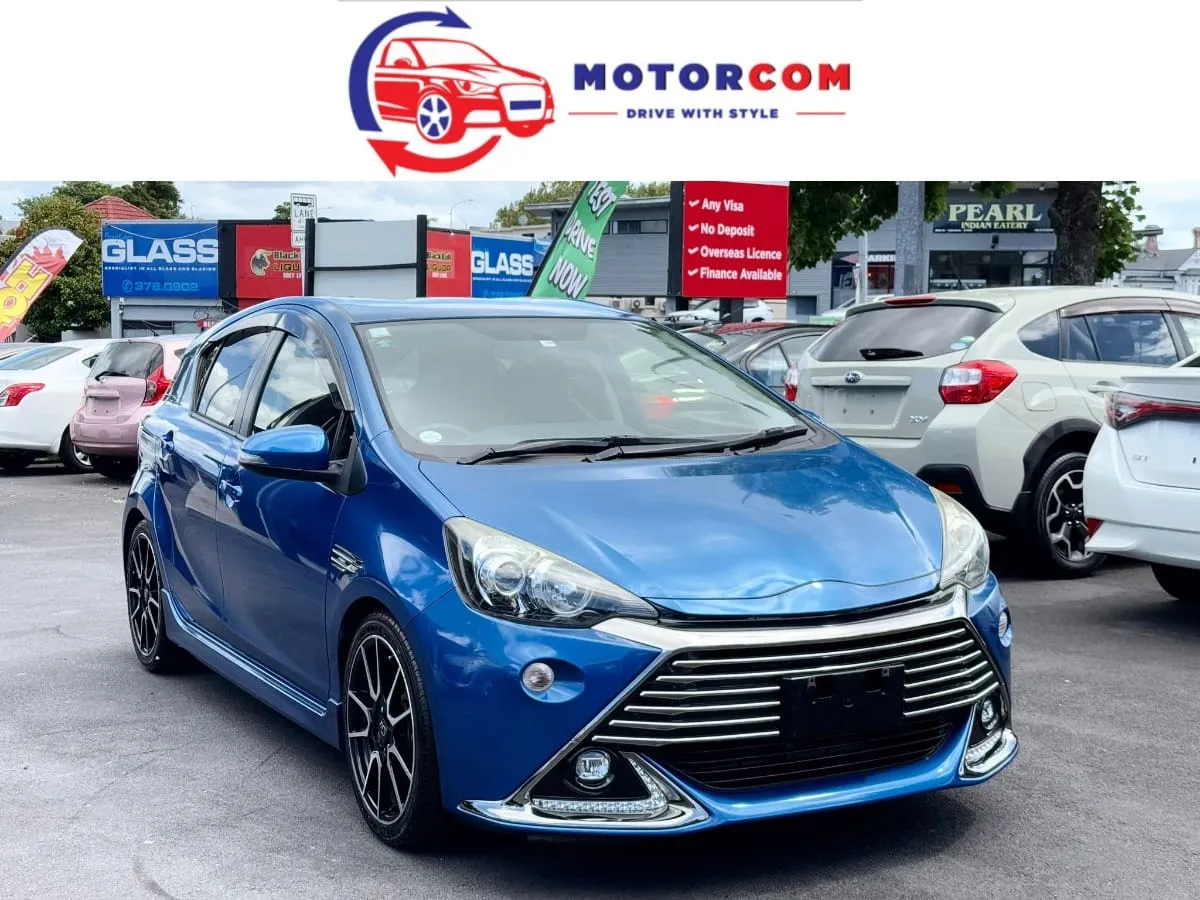 2015 Toyota Aqua GS Hybrid Carousel 1