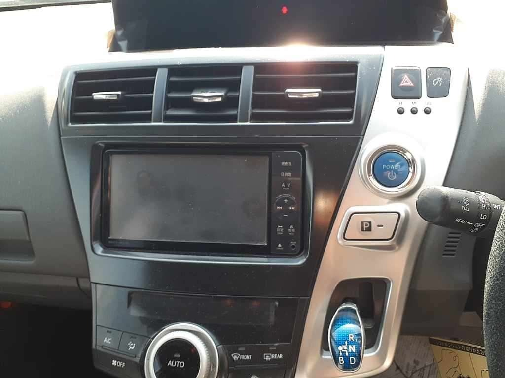 2012 Toyota Prius Alpha G Carousel 1