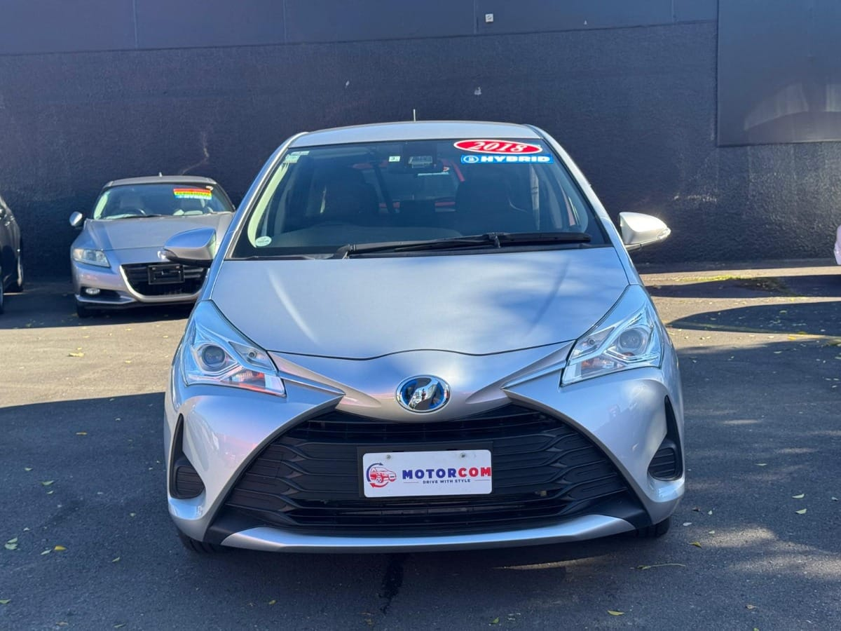 2018 Toyota Vitz Carousel 9