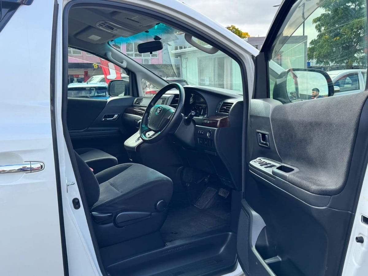 2012 Toyota Vellfire 2.4Z 8ST Carousel 3