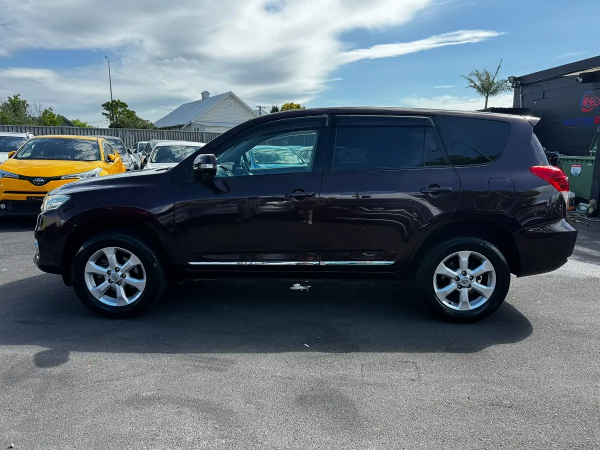2010 Toyota Vanguard Carousel 3