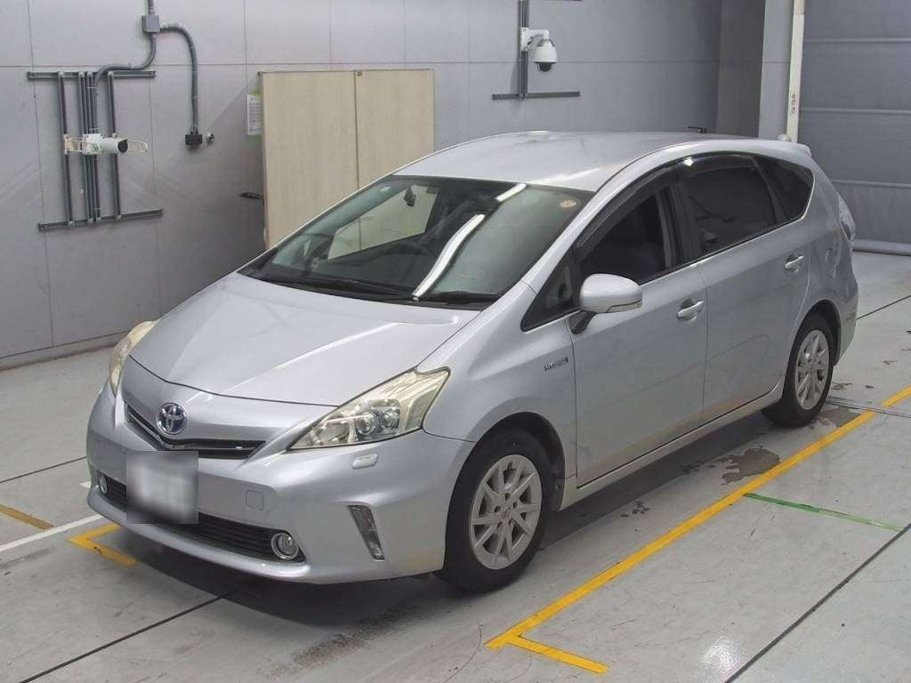 2012 Toyota Prius Alpha G Carousel 7