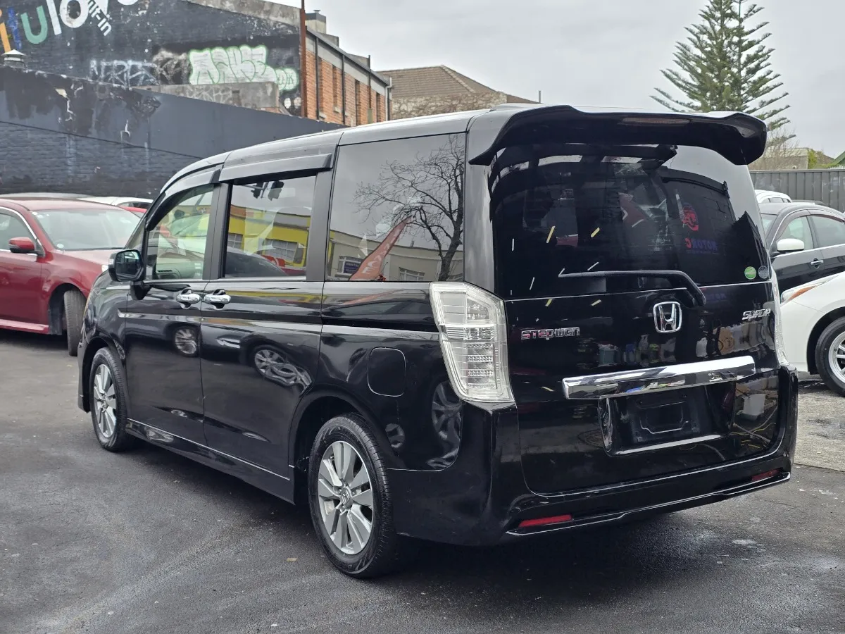 2012 Honda Step Wagon SPADA Z INTERNAVI SELECTION Carousel 5